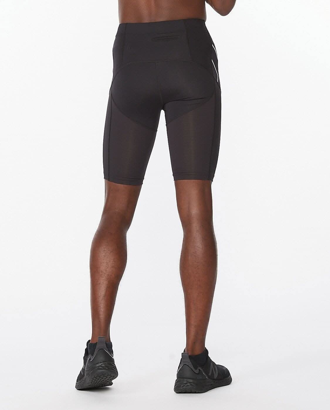 MA6108b_BLK-SRF_22-891698_2500x.jpg 2Xu, Men'S Aero Vent Compression Shorts Medium, Ma6108B, Black/Silver Reflective - Image 1