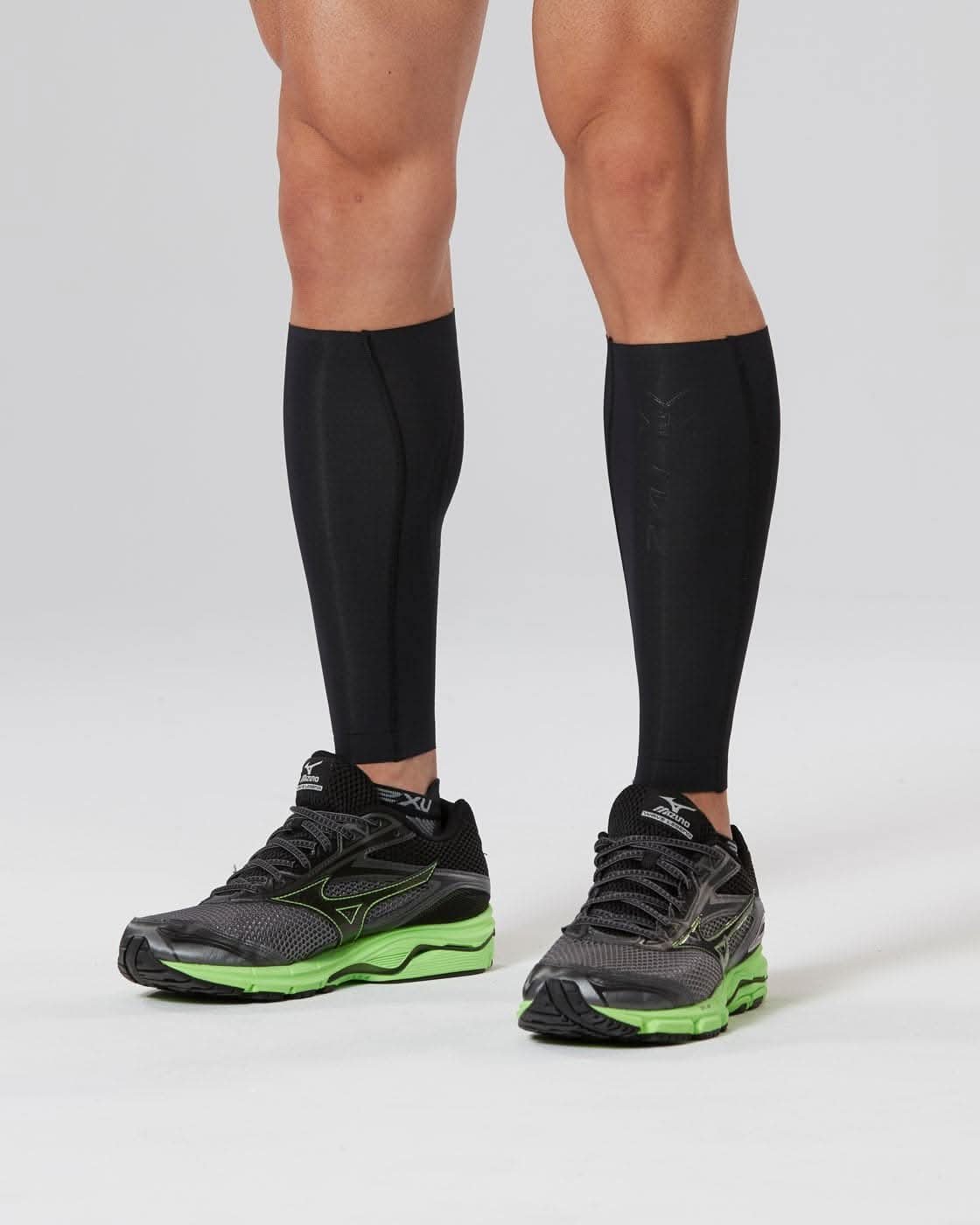 UA3064b_BLK-NRO_e1578cdd-1548-4a88-ac1e-e512821e3964_2001x.jpg 2Xu, Light Speed Compression Calf Guards Large, Ua3064B, Black/Nero - Image 1